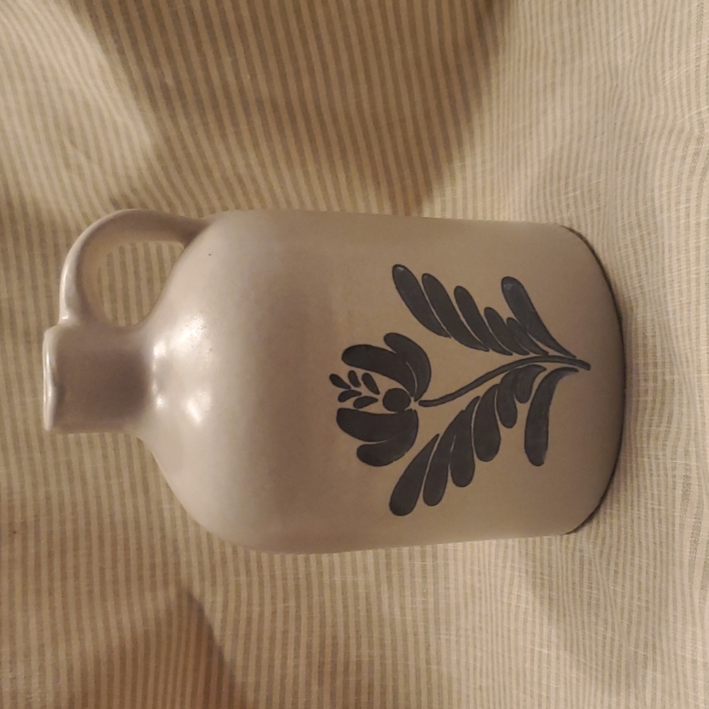Pfaltzgraff yorktowne Jug